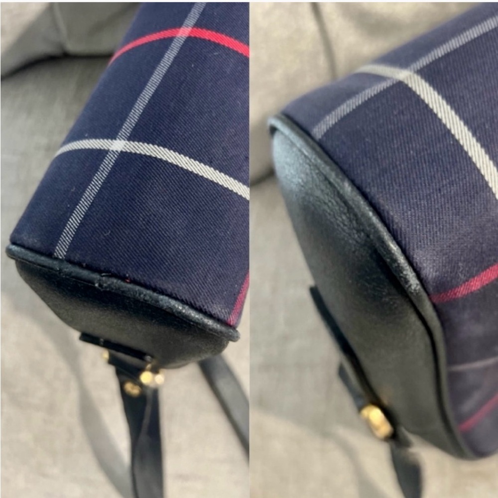 Beautiful Burberry Crossbody bag in use condition look at pictures, please - Picture 4 of 11